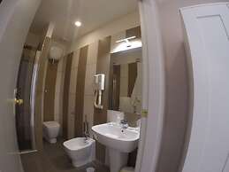 Up Hotel