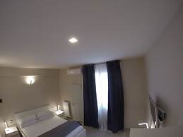 Up Hotel