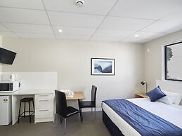Three Palms Lodge