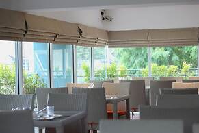 Maverick Ratchada Hotel
