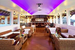 Le Pondy Beach & Lake Resort