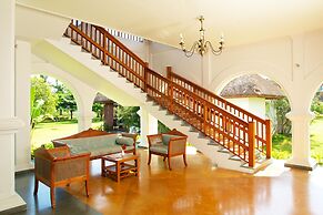 Le Pondy Beach & Lake Resort