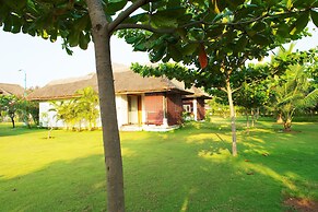 Le Pondy Beach & Lake Resort
