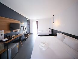 9.5 Hotel