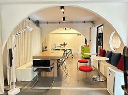 9.5 Hotel