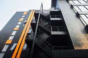 9.5 Hotel