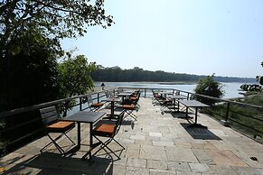 Jungle Villa Resort