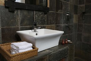 Jungle Villa Resort