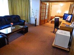 Dalin Hotel
