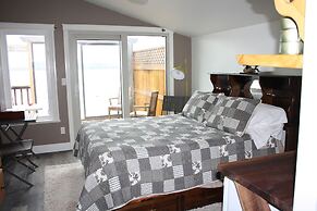 Orca Lodge