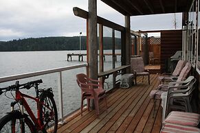 Orca Lodge