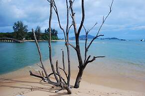 Chomjan Beach Resort