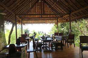 Chomjan Beach Resort