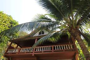 Chomjan Beach Resort