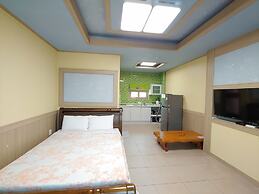Gyul House