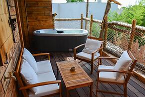 Hotel Pirates World