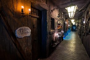 Hotel Pirates World