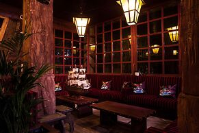 Hotel Pirates World