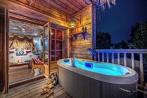 Hotel Pirates World