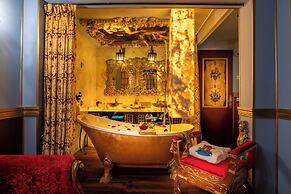 Hotel Pirates World