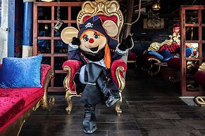 Hotel Pirates World