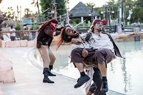Hotel Pirates World