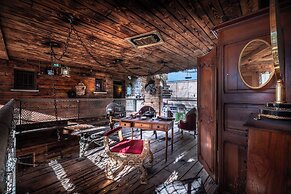 Hotel Pirates World