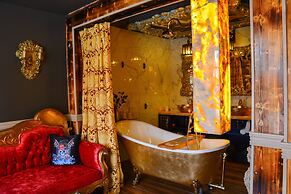Hotel Pirates World
