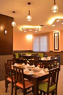 Tilal Almadina Hotel & Suites