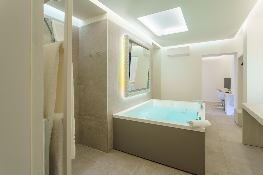 CHARLIE HOTEL Charme & Comfort