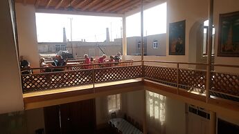 Islambek Hotel & Travel