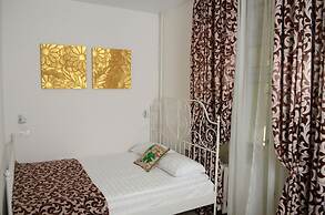 Hotel Lucky - Hostel