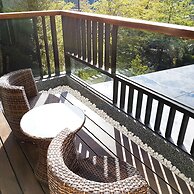 Sunny Stream Villa