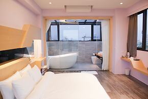 Sunny Stream Villa
