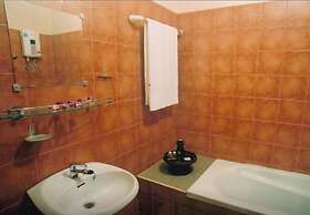 Bautong Lodge Guest House