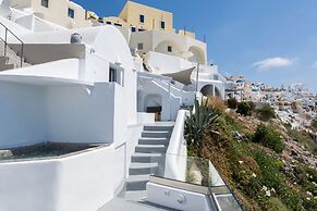 Virginia's Cave Villas