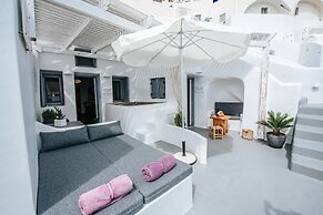 Virginia's Cave Villas