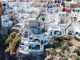 Virginia's Cave Villas