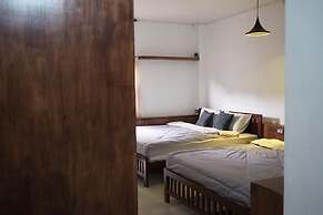 Nanan House Hostel
