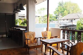 Nanan House Hostel