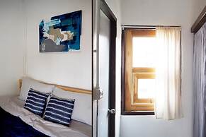 Nanan House Hostel