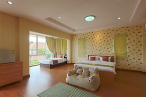 June Pool Villa