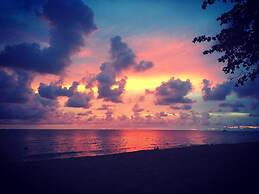 15 Palms Beach Resort