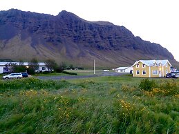 Hali Country Hotel