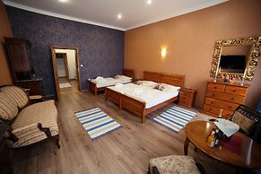 Hotel Bristol