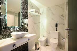 Five Hotel & Residences