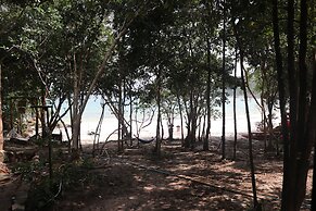 Tree House Bungalows Resort