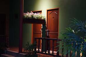 Country Lakeview Hotel
