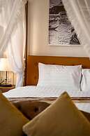 Siam Champs Elyseesi Unique Hotel
