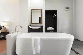 Jamadevi Hotel